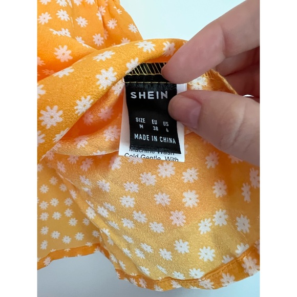 ✨NWOT✨ Floral Ruffle Tank - Picture 5 of 7